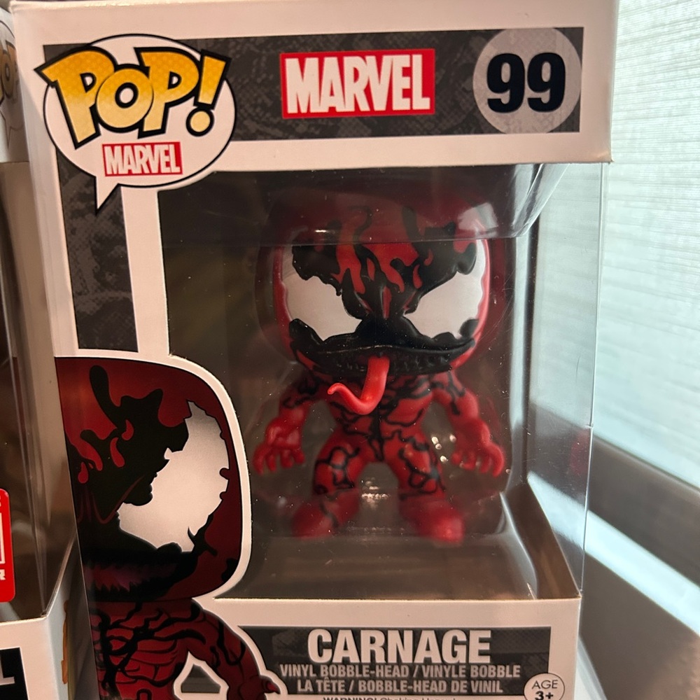 99 Marvel Carnage Funko Pop - with Pop Protector
